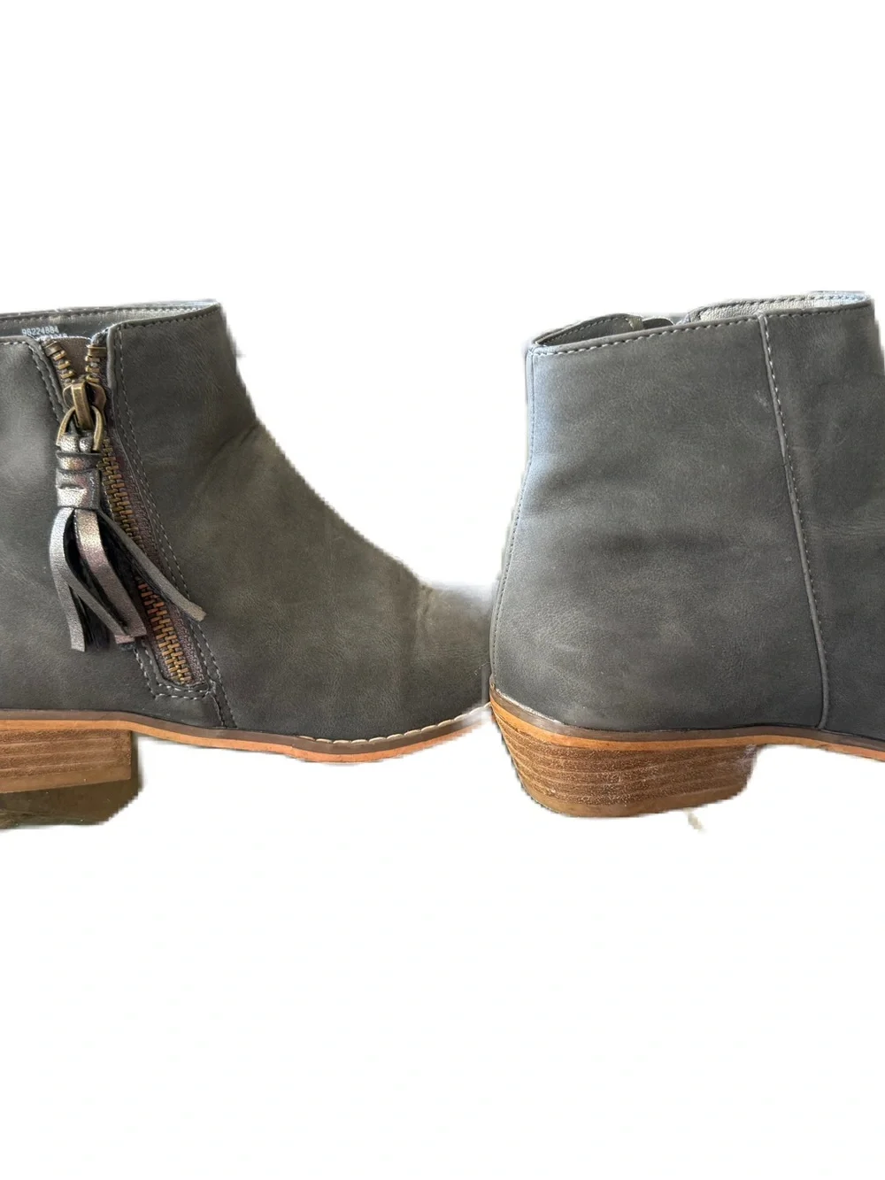 Tucker and Tate Girls Gray Suede Zip Up Booties. Size 1.5